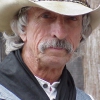 Karaoké Barroom Country Singer Roger Whittaker