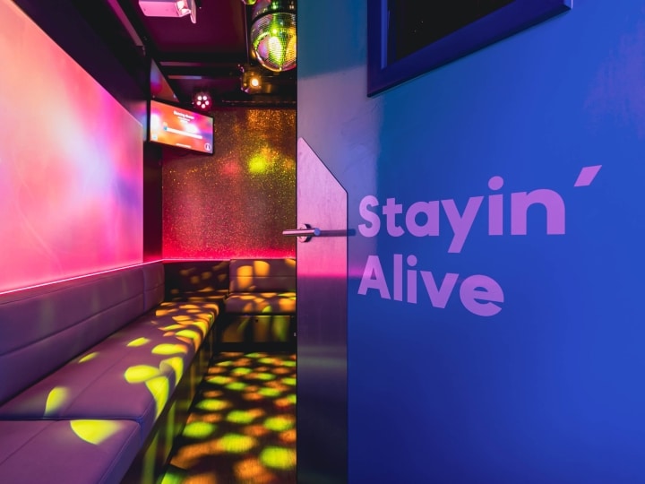 Room Stayin’ Alive