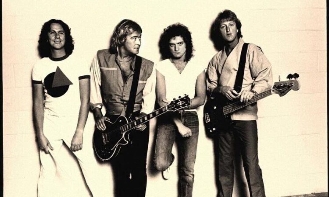 Célébrons les 40 ans de « I Want to Know What Love Is » de Foreigner : L'hymne intemporel