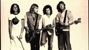 Celebrating 40 Years of Foreigner’s “I Want to Know What Love Is”: The Anthem that Never Fades