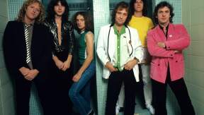 Célébrons les 40 ans de « I Want to Know What Love Is » de Foreigner : L'hymne intemporel