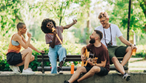 Réveil printanier : de nouvelles chansons à ajouter à votre soirée karaoké