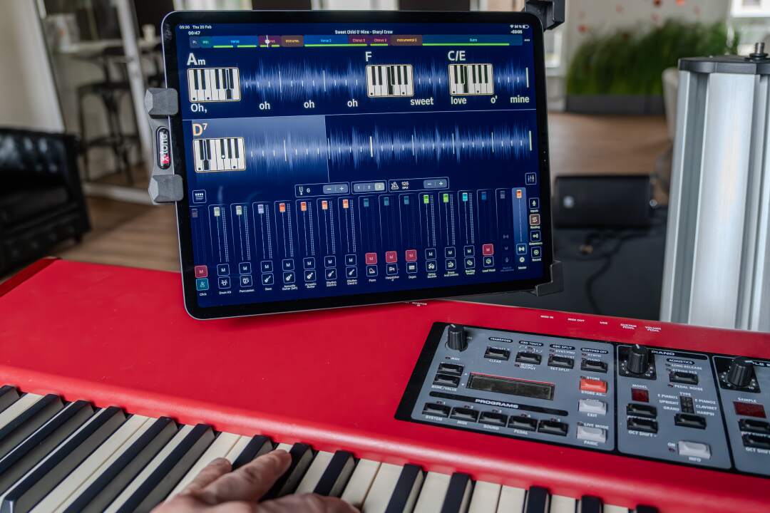How to Use Backing Tracks to Play Without a Drummer