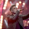 Let Me Entertain You (live at Queen's Diamond...