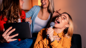 🍁 Why Fall is the Best Season for Karaoke