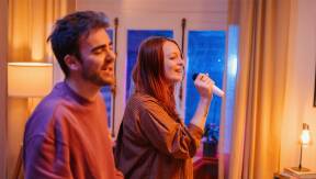 How to do a karaoke party at home?